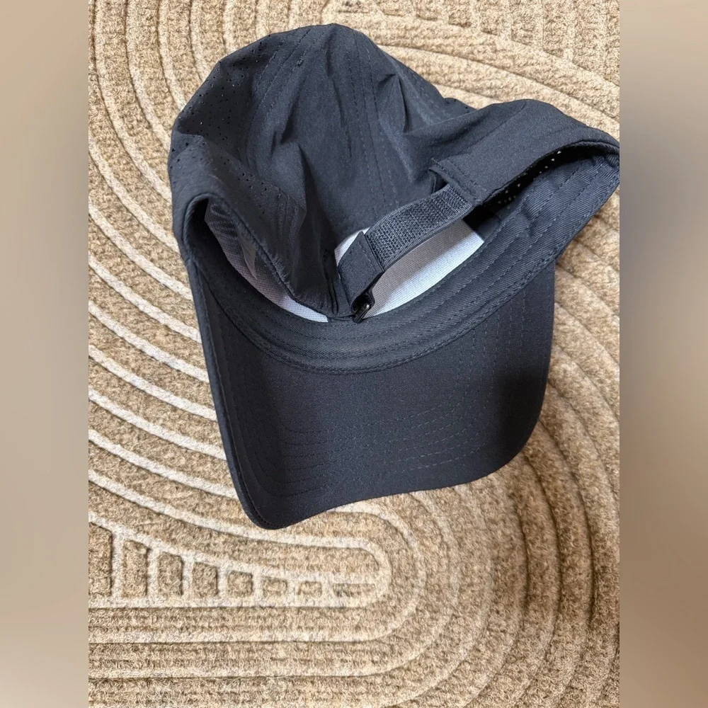 GAIAM Black and White Apparel